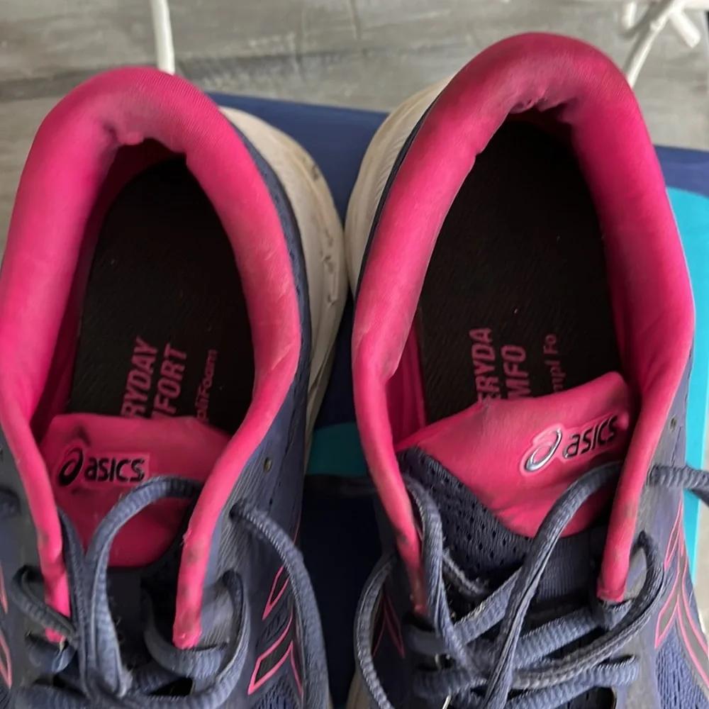 Asics Gel-Contend 6 Size 7